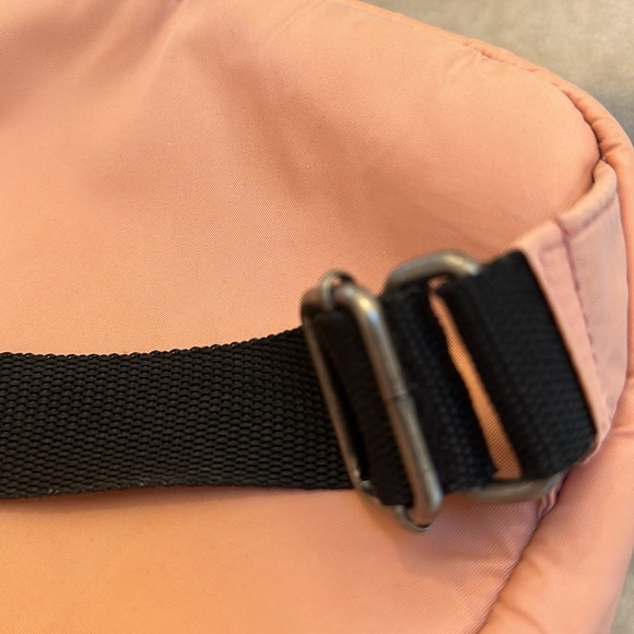 Vans shoulder bag peach in color double pockets. - Picture 7 of 10